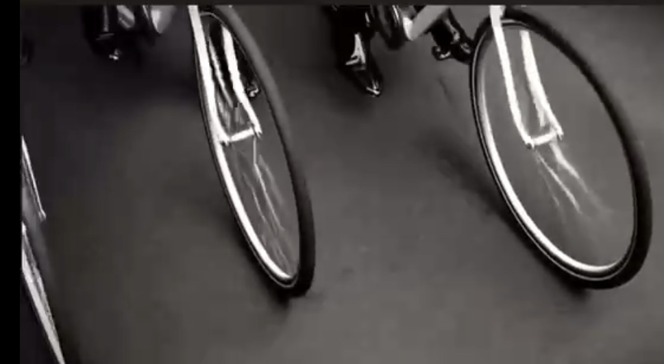 轮转 · 同频的律动